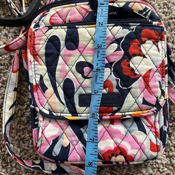 Vera Bradley Crossbody - Picture 7 of 8